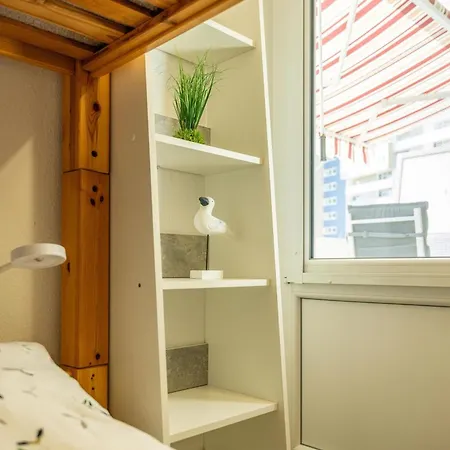 - Haus B, App 0b0303 *